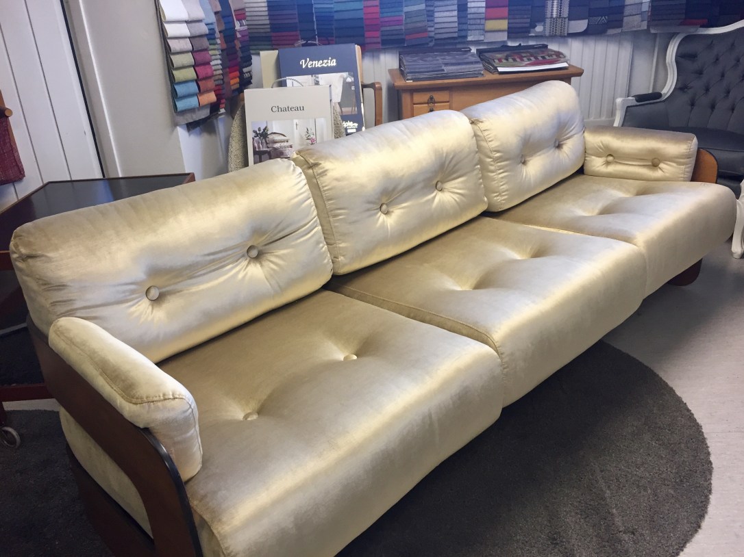 Mööpelin Unelma euroform sohva edestä