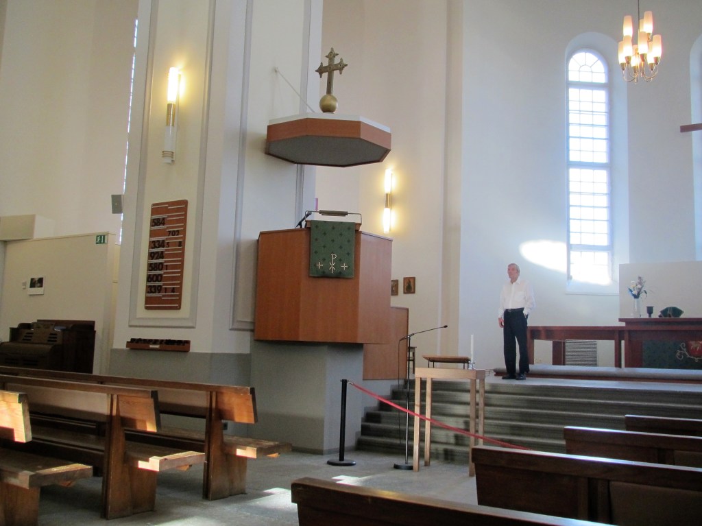 Suomenlinna kirkko ja mies