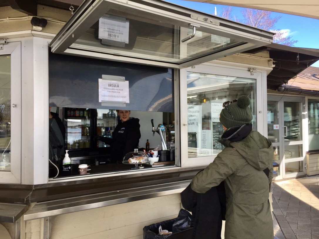 Eira Ursula myyntiluukku